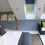 Lofoten Fjord فيلة *