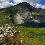 Lofoten Fjord * Saupstad (Vestvagoy)