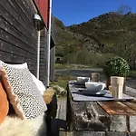 Villaer Lofoten Fjord *