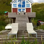 Lofoten Fjord Villaer