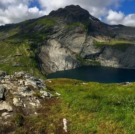 Lofoten Fjord * Saupstad (Vestvagoy)