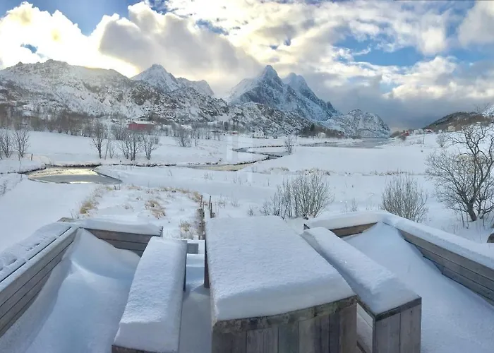 فيلة Lofoten Fjord